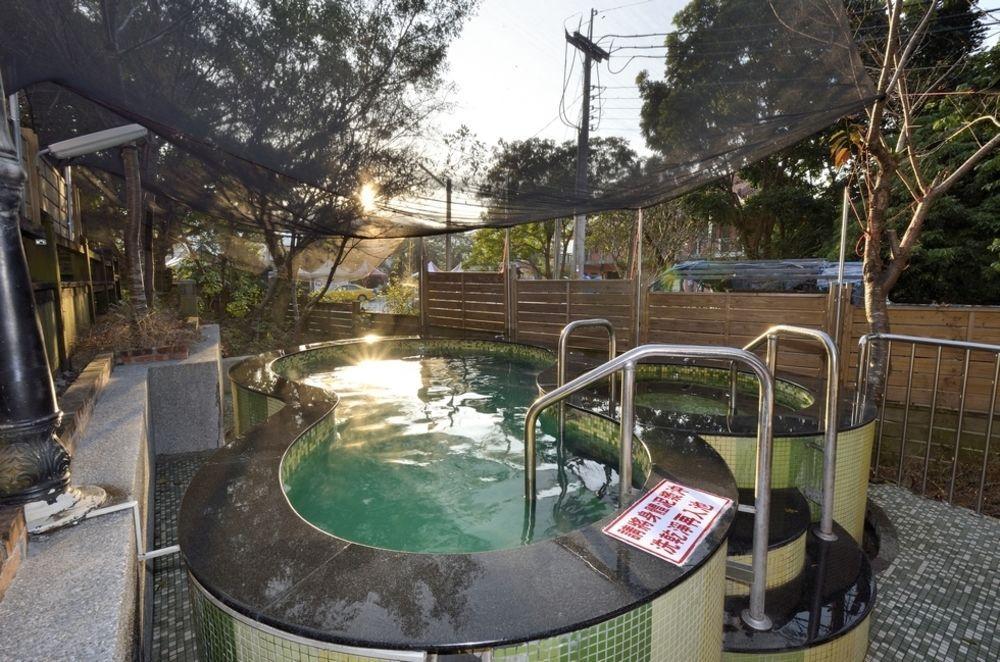 Toong Mao Spa Resort Guanziling Tainan Esterno foto