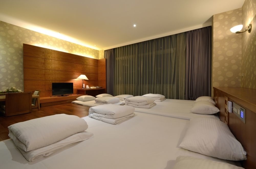 Toong Mao Spa Resort Guanziling Tainan Esterno foto