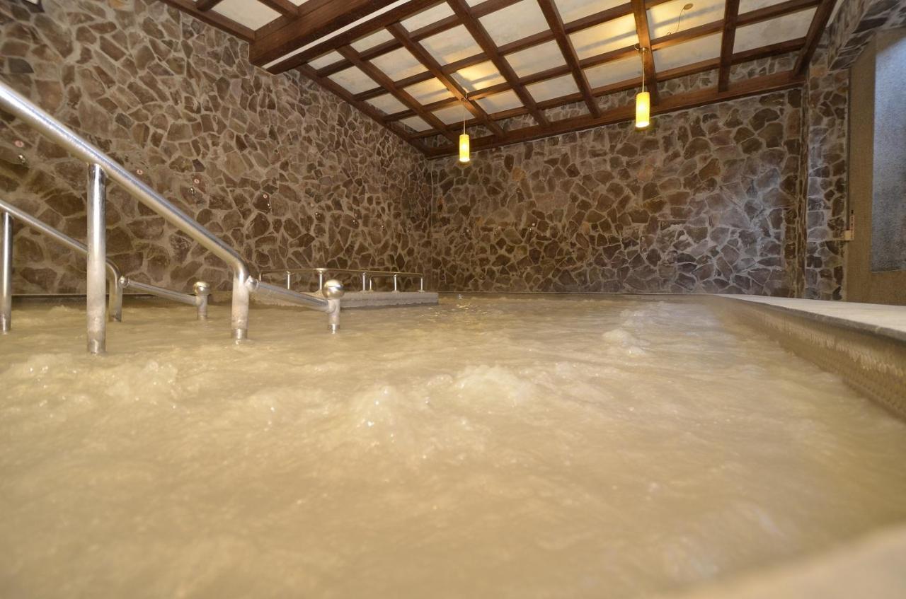 Toong Mao Spa Resort Guanziling Tainan Esterno foto