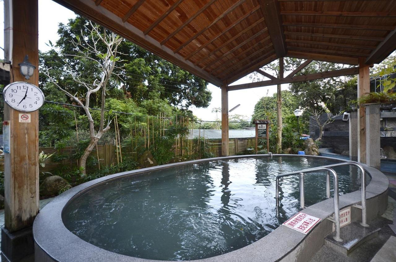 Toong Mao Spa Resort Guanziling Tainan Esterno foto