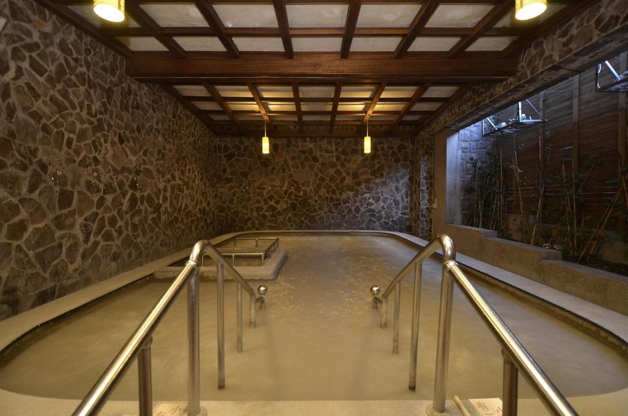 Toong Mao Spa Resort Guanziling Tainan Esterno foto